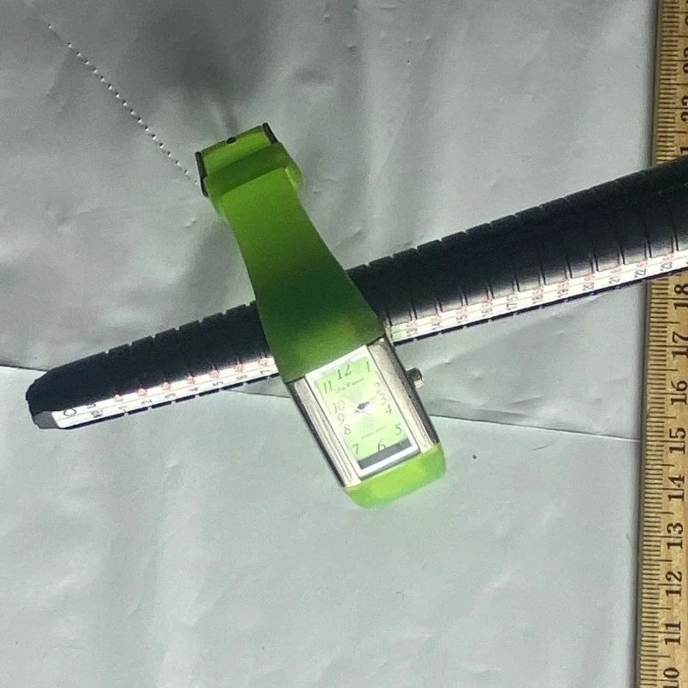 Unique Funky Green Bottle‎ Shaped Women's Fashion Watch